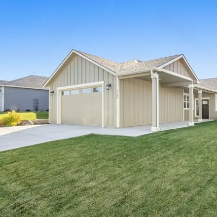 Buy this 3 bed house on South Taft Place in Kennewick, WA 99338