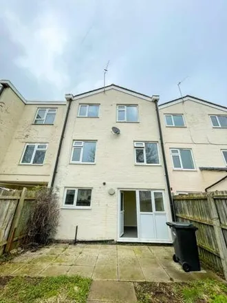 Rent this 3 bed townhouse on Gainsborough Road in Great Oakley, NN18 0QS