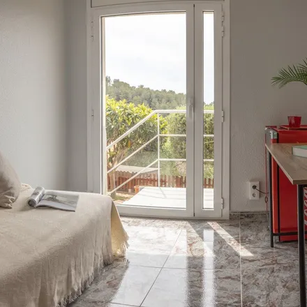 Image 2 - Passatge de les Quintanes, 3, 08811 Canyelles, Spain - Apartment for rent