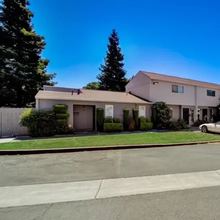 Buy this 2 bed condo on 85 El Basset Court in Fairfield, CA 94533