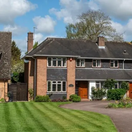 Buy this 5 bed house on Beeches Walk in Stratford Upon Avon, Warwickshire