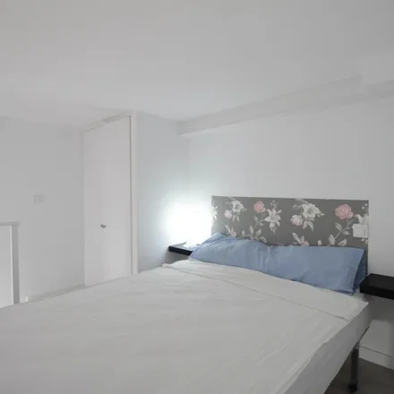 Image 2 - Calle de Santoña, 45, 28026 Madrid, Spain - Apartment for rent