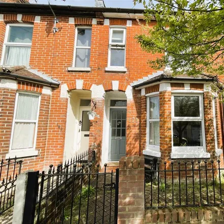 Rent this 3 bed townhouse on 121 Imperial Avenue in Southampton, SO15 8PZ