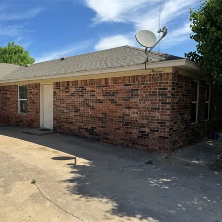 Buy this 4 bed house on 1209 Meriwether Avenue in Fort Worth, TX 76115