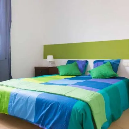 Rent this 7 bed apartment on L'Olla de Sichuan in Carrer d'Aragó, 224