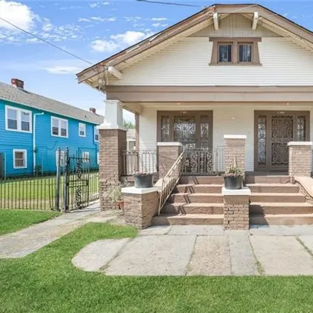 Buy this studio duplex on 1322 Alvar Street in Bywater, New Orleans