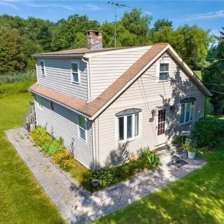 Image 3 - 1031 Old Stafford Rd, Tiverton, Rhode Island, 02878 - House for sale