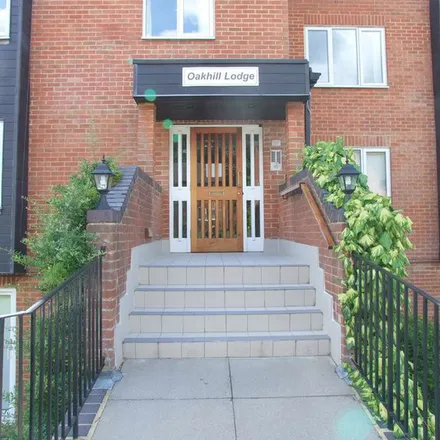 Image 5 - Reedham Drive, London, CR8 4DT, United Kingdom - Apartment for rent