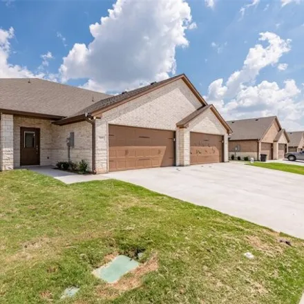 Image 2 - Rolling Terrace Circle, Granbury, TX 76049, USA - Townhouse for rent