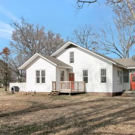 Buy this 3 bed house on 21 West Witt Avenue in McKenzie, TN 38201