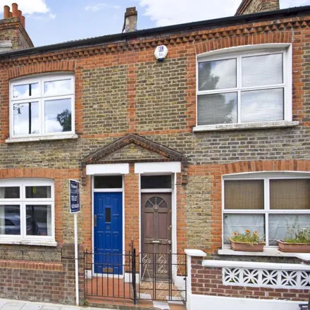 Rent this 2 bed townhouse on Robson Road in West Dulwich, London