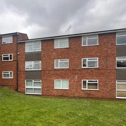 Image 1 - Woburn Close, Stevenage, SG2 8SW, United Kingdom - Apartment for rent