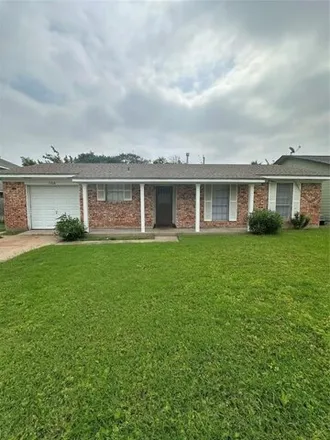 Rent this 3 bed house on 3208 80th Street in Galveston, TX 77551