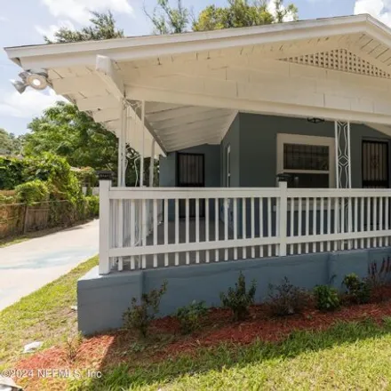 Buy this 2 bed house on 1610 W 33rd St in Jacksonville, Florida