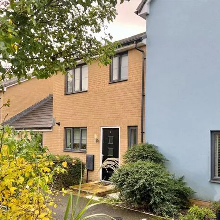 Buy this 4 bed townhouse on Willow Edge in Stroud, GL2 4BJ