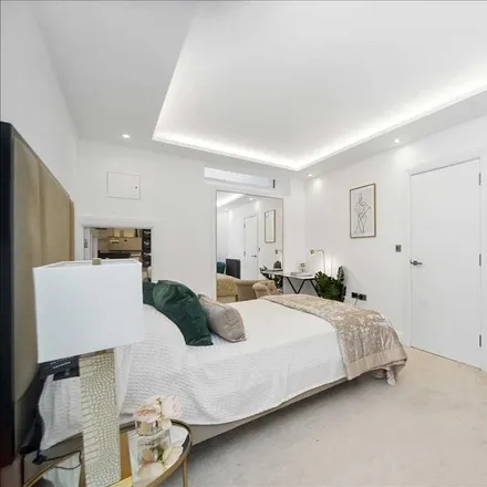 Rent this 1 bed apartment on The Porterhouse in 21-22 Maiden Lane, London