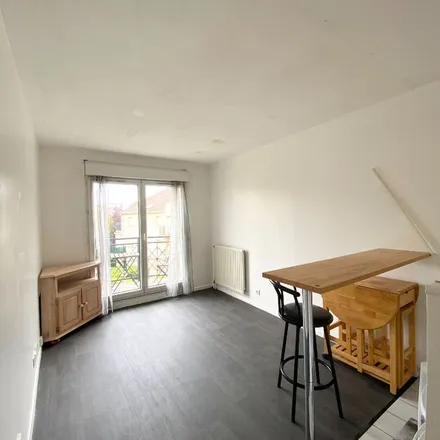 Rent this 1 bed apartment on 3 Place des Colonnes Hubert Renaud in 95800 Cergy, France
