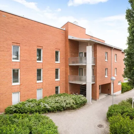 Rent this 2 bed apartment on Nahkatehtaankatu 10 in 90100 Oulu, Finland