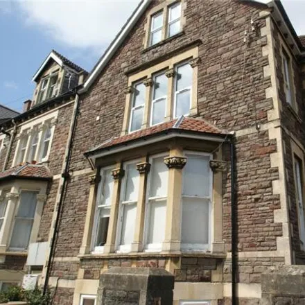 Rent this 6 bed room on 41 Manor Park in Bristol, BS6 7HL