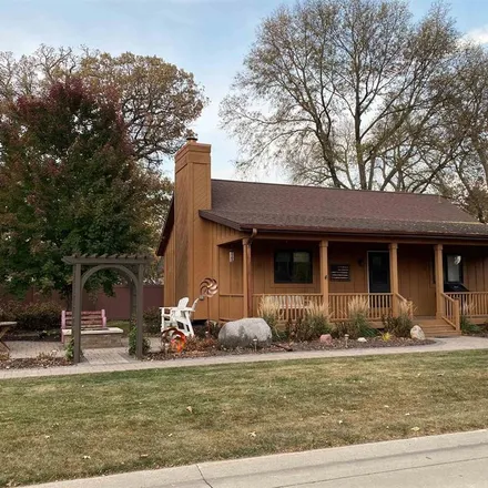 Buy this 2 bed loft on 116 14th Pl South in Clear Lake, IA 50428