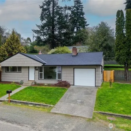Buy this 2 bed house on 1004 South Charlotte Avenue in Bremerton, WA 98312