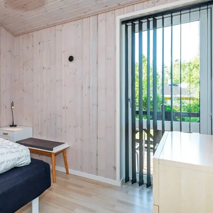 Rent this 5 bed house on Løgstør Golfklub in Sønderport, 9670 Løgstør