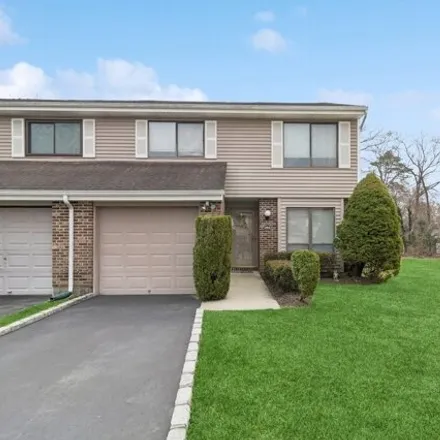 Buy this 2 bed condo on 246 Pond View Lane in Hauppauge, Smithtown