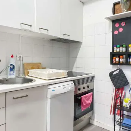Rent this 5 bed apartment on Avenida Columbano Bordalo Pinheiro 84 in 1070-065 Lisbon, Portugal
