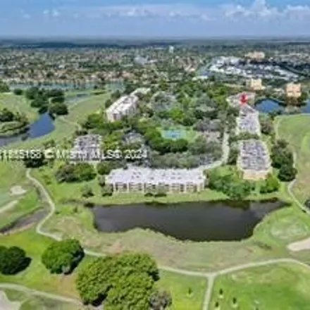 Image 7 - 16251 Golf Club Road, Weston, FL 33326, USA - Condo for sale