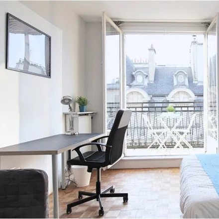 Rent this 4 bed room on 7 Rue du Bois de Boulogne in 75116 Paris, France