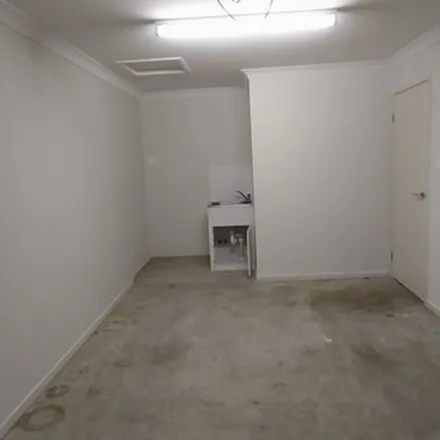 Rent this 3 bed apartment on Ludwig Street in Leichhardt QLD 4305, Australia