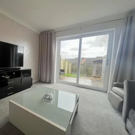 Image 3 - Old Oak View, Cudworth, S70 3RN, United Kingdom - Townhouse for sale