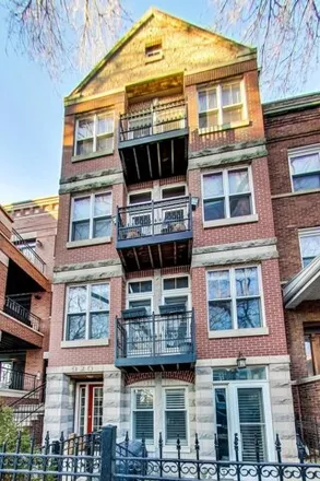 Buy this 2 bed condo on 920 W Wolfram St Apt 1 in Chicago, Illinois