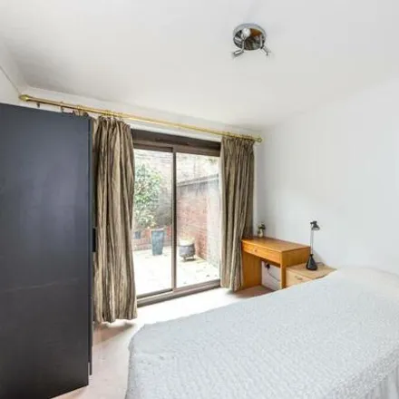 Image 7 - 14 Redfield Lane, London, SW5 0RJ, United Kingdom - House for sale