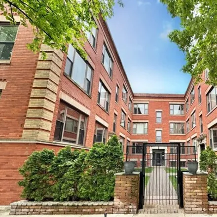 Buy this 2 bed condo on 4132-4142 North Kenmore Avenue in Chicago, IL 60613