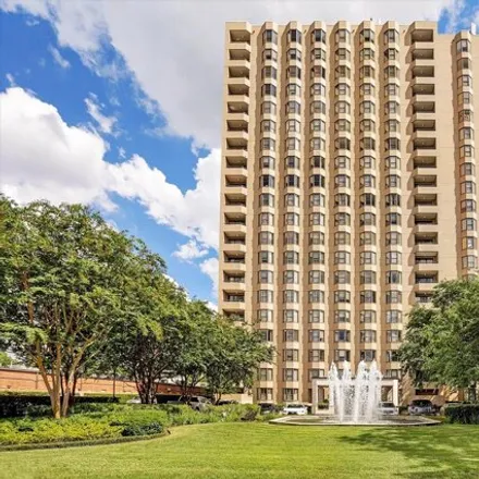 Buy this 2 bed condo on 651 Bering Dr Unit 605 in Houston, Texas