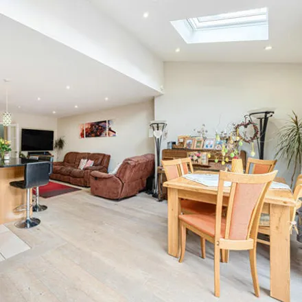 Buy this 2 bed townhouse on Brabazon Avenue in London, SM6 9ES