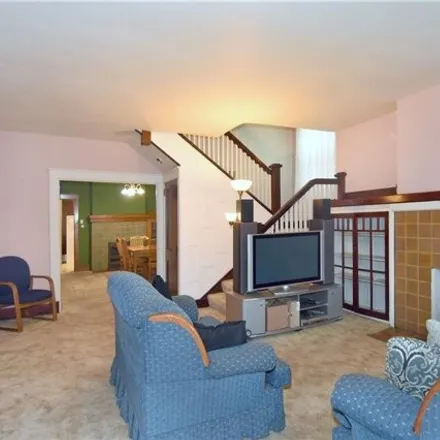 Image 4 - Temple Sinai, 5505 Forbes Avenue, Pittsburgh, PA 15217, USA - Townhouse for sale