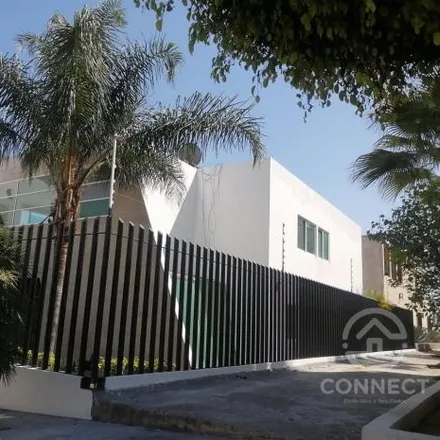 Buy this 5 bed house on Circuito Cañada Sierra Azul in Puerta Del Sol, 37358 León