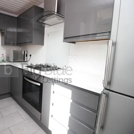 Image 1 - Back Park View Avenue, Leeds, LS4 2LQ, United Kingdom - Townhouse for rent