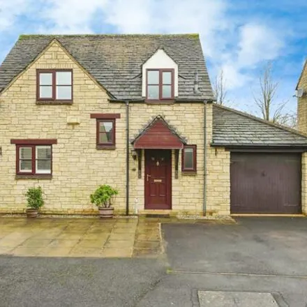 Buy this 4 bed house on Idbury Close in Witney, OX28 5FE