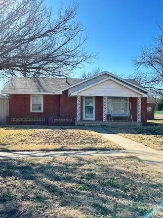 Buy this 3 bed house on 174 North 18th Street in Slaton, TX 79364