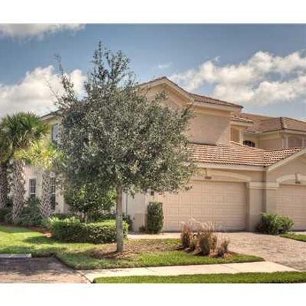 Rent this 3 bed townhouse on Sarasota
