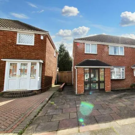 Buy this 3 bed duplex on Almond Avenue in Sandwell, WS5 4JS