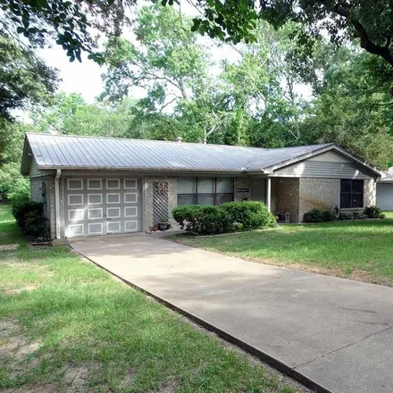 Buy this 3 bed house on 2564 Tanglewood Drive in Henderson County, TX 75752