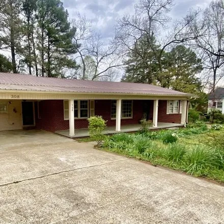 Image 2 - 308 N Main St, Calhoun City, Mississippi, 38916 - House for sale