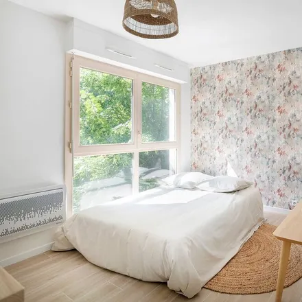 Rent this 1 bed apartment on Corbeil-Essonnes in Place Henri Barbusse, 91100 Corbeil-Essonnes