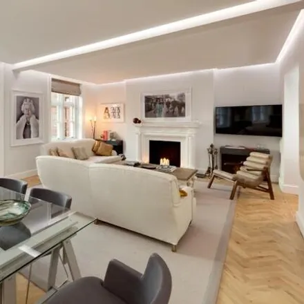 Image 3 - 11-12 North Audley Street, London, W1K 6ZD, United Kingdom - Room for rent