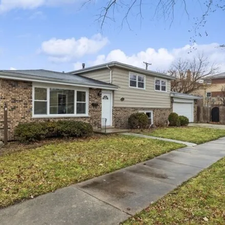 Buy this 3 bed house on 10145 S Komensky Ave in Oak Lawn, Illinois