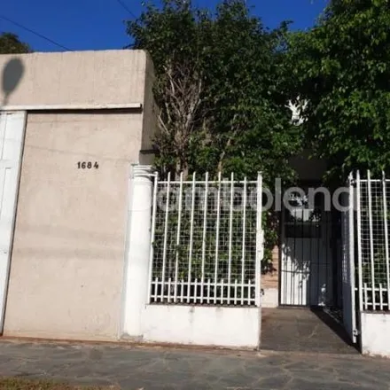 Buy this 4 bed house on Azul 1780 in Partido de Morón, 1708 Morón